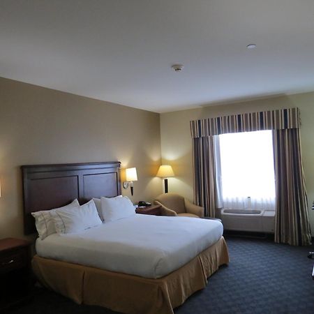Holiday Inn Express Hotel & Suites Pampa By Ihg Exterior photo